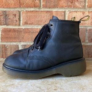 vintage dr. martens MIE 8433 platform boots